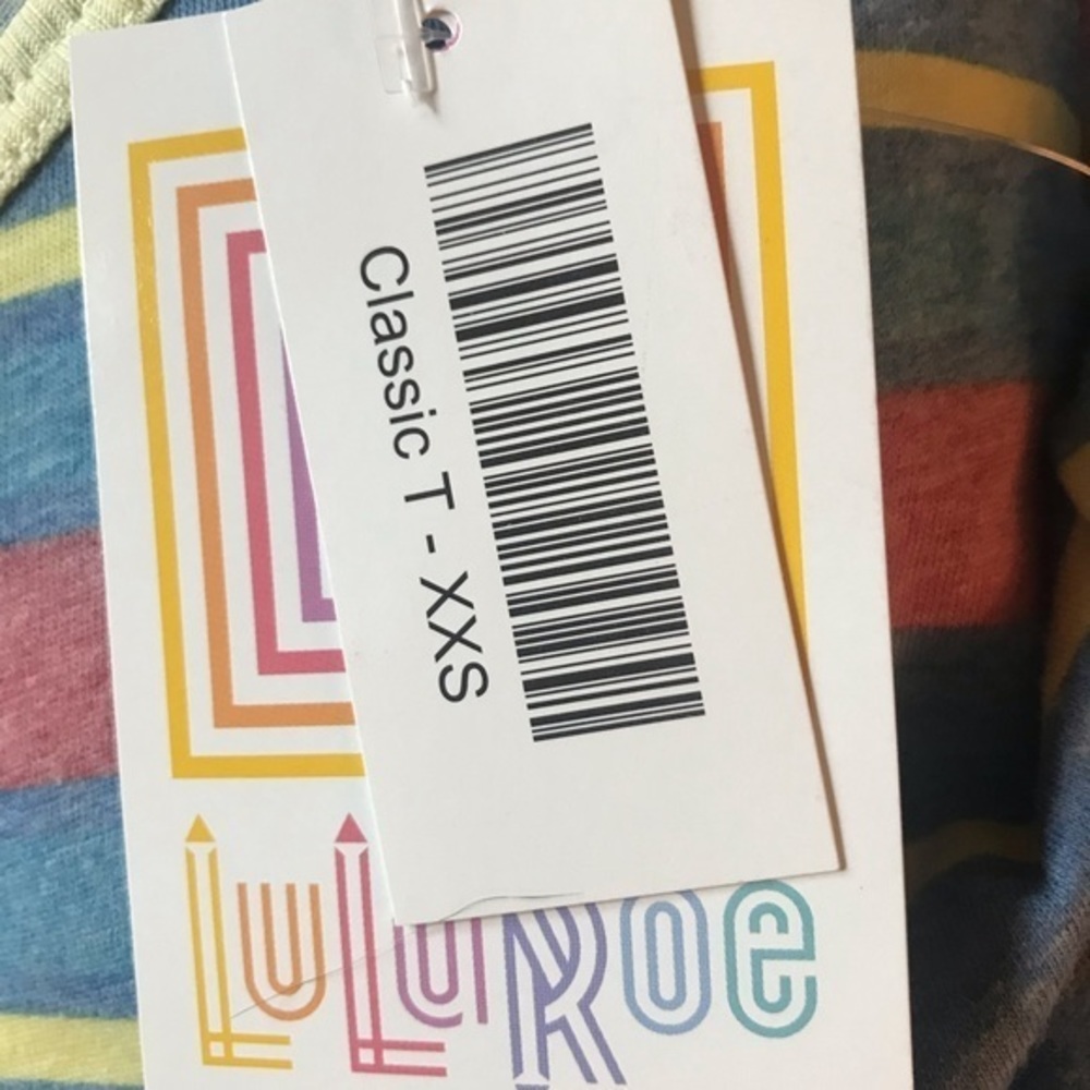 🦋🦋NWT LULAROE CLASSIC TEE🦋🦋 - Picture 7 of 7